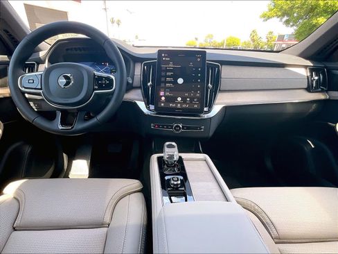 New 2026 Volvo XC90 T8 Ultra w/ Protection Package AWD/4WD image 7