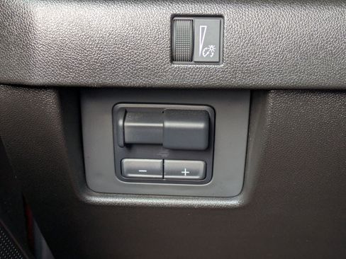 Used 2024 Chevrolet Colorado Trail Boss w/ Technology Package image 20