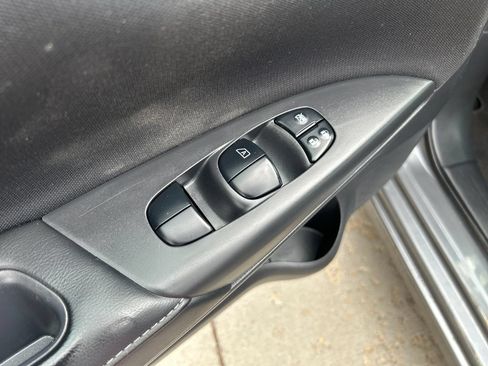 Used 2019 Nissan Sentra SV FWD image 11