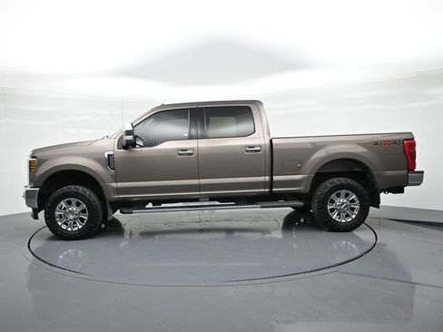 Used 2018 Ford F250 XLT w/ XLT Premium Package AWD/4WD image 9