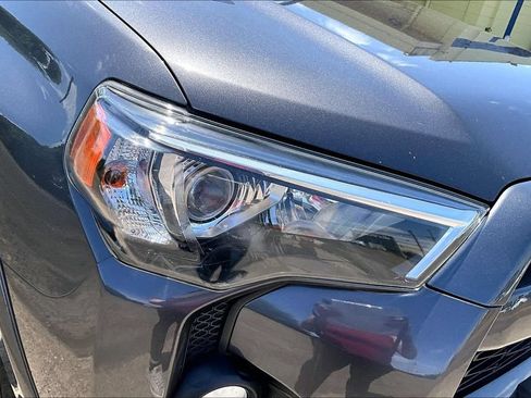 Used 2017 Toyota 4Runner SR5 Premium AWD/4WD image 27