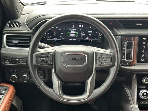 Used 2023 GMC Yukon XL Denali Ultimate image 18