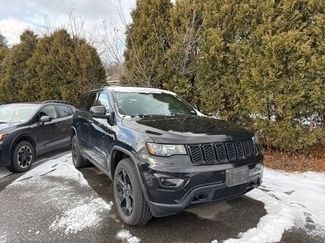 Used 2020 Jeep Grand Cherokee Laredo video 2