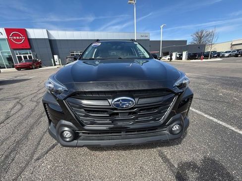 Used 2025 Subaru Outback Onyx Edition AWD/4WD image 34