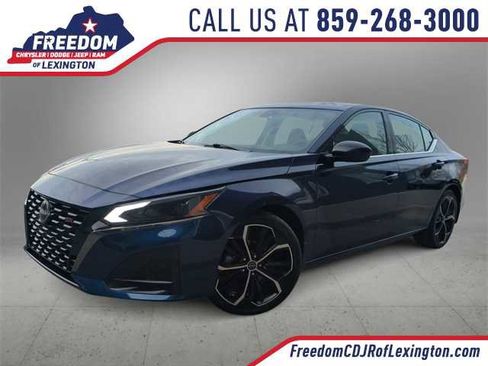 Used 2024 Nissan Altima 2.5 SR image 1