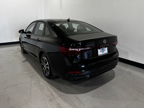 Used 2025 Volkswagen Jetta Sport FWD image 37