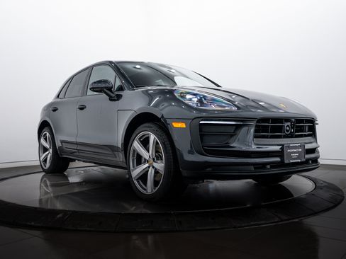 Certified 2026 Porsche Macan image 9