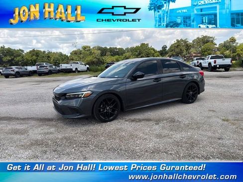 Used 2022 Honda Civic Sport image 2
