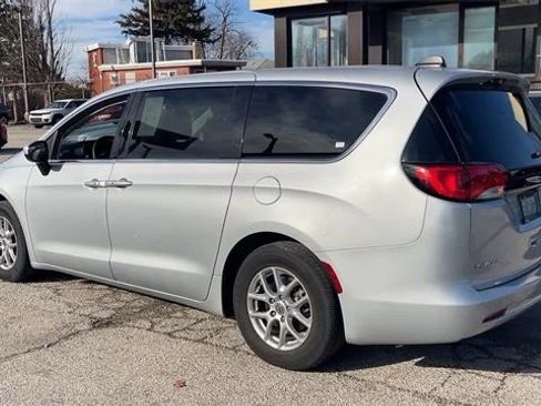 Used 2022 Chrysler Voyager LX image 23