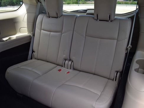 Used 2019 Nissan Pathfinder SL FWD image 20