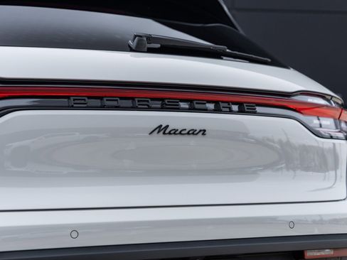 New 2026 Porsche Macan image 15