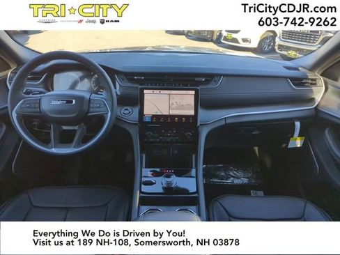 New 2025 Jeep Grand Cherokee Limited image 12