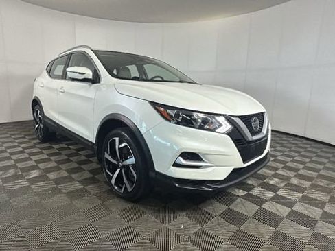 Used 2022 Nissan Rogue Sport SL AWD/4WD image 2