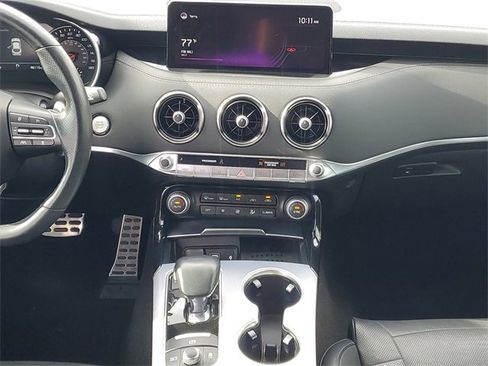 Used 2022 Kia Stinger GT2 image 18