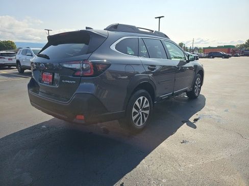Used 2025 Subaru Outback Premium image 57
