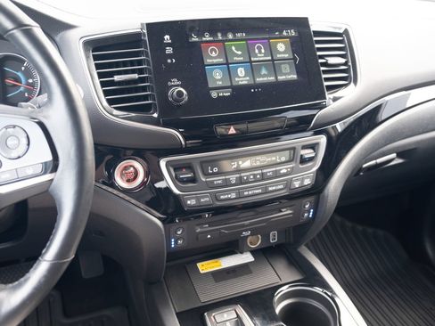Used 2022 Honda Pilot Touring image 3