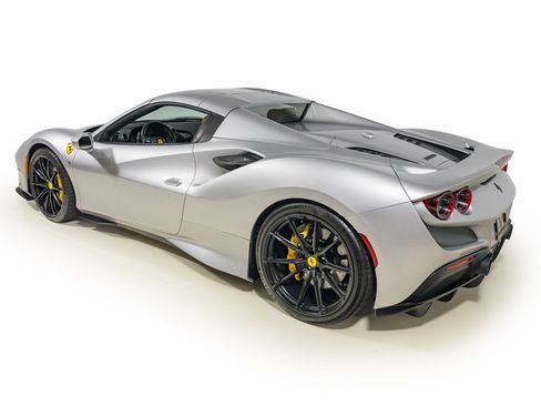 Used 2021 Ferrari F8 Tributo image 14