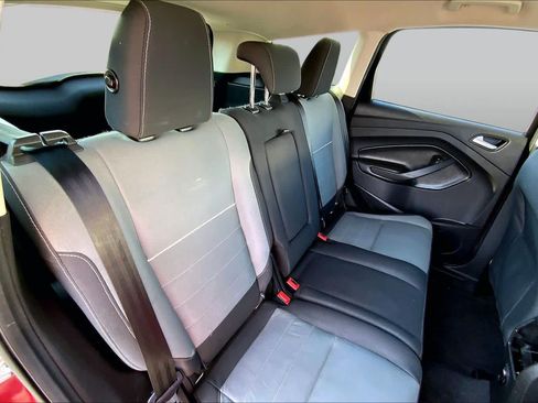 Used 2015 Ford Escape SE FWD image 18