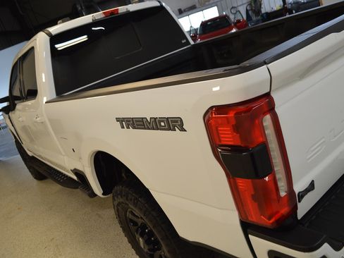 Used 2023 Ford F250 Lariat w/ Lariat Ultimate Package image 5