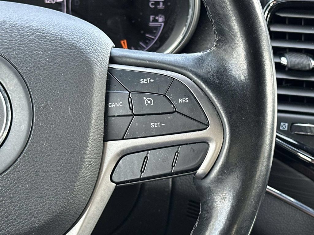 Used 2020 Jeep Grand Cherokee Limited AWD/4WD image 23