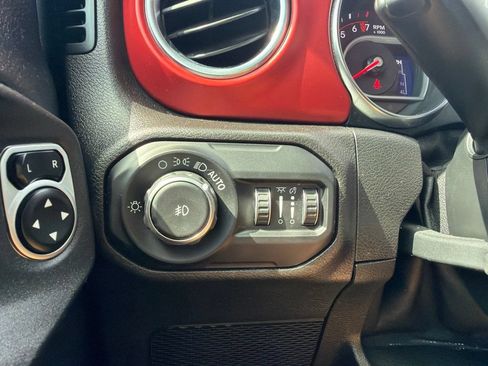 Used 2019 Jeep Wrangler Unlimited Rubicon AWD/4WD image 42