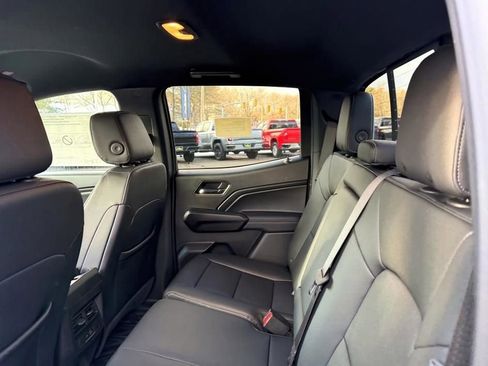 New 2026 GMC Canyon Elevation w/ Convenience Package image 9