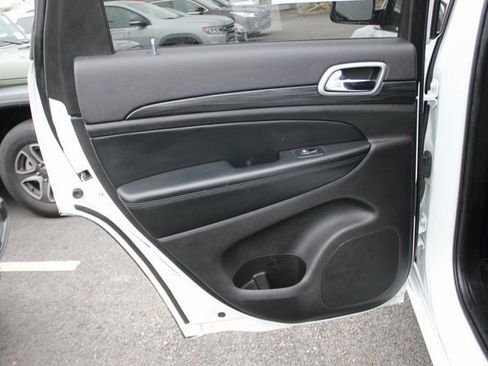 Used 2021 Jeep Grand Cherokee Laredo X image 24