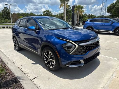 Certified 2025 Kia Sportage EX FWD image 2