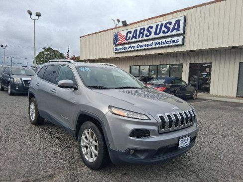 Used 2015 Jeep Cherokee Latitude w/ Cold Weather Group image 10