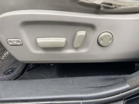 Used 2015 Toyota Highlander XLE image 16