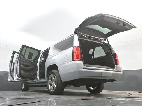 Used 2020 Chevrolet Suburban Premier AWD/4WD image 59