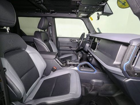 Used 2024 Ford Bronco Black Diamond image 15