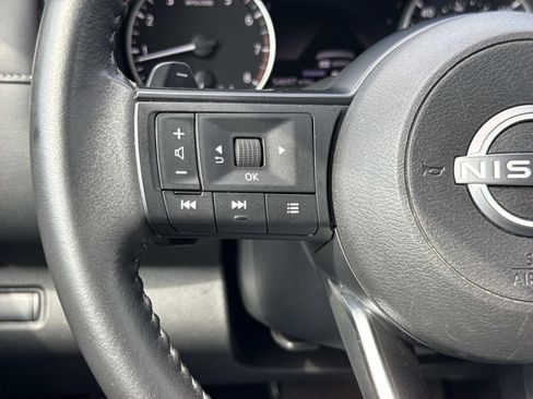 Used 2024 Nissan Pathfinder SV FWD image 14