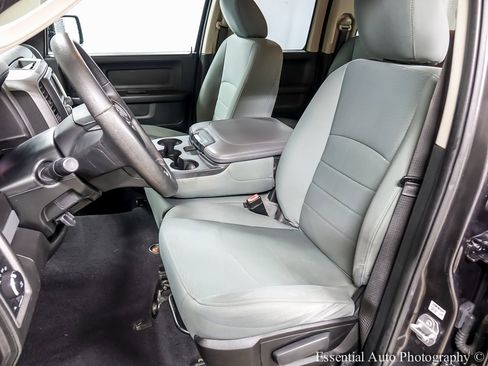 Used 2019 RAM 1500 Express w/ Express Value Package image 10