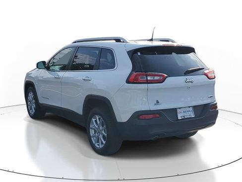 Used 2016 Jeep Cherokee Latitude w/ Safety/Convenience Group FWD image 3
