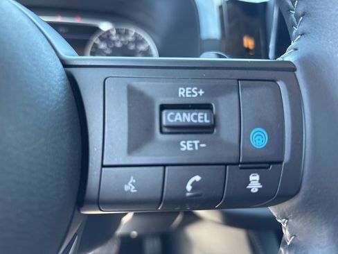 Used 2025 Nissan Pathfinder SV AWD/4WD image 23