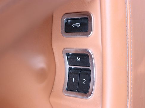 Used 2017 Bentley Bentayga image 59