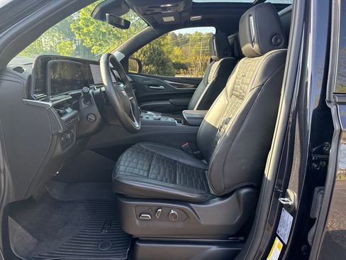 Used 2024 Cadillac Escalade Sport Platinum AWD/4WD image 12