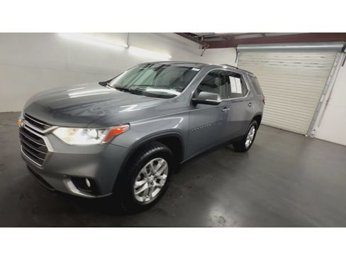 Used 2021 Chevrolet Traverse LT FWD image 4