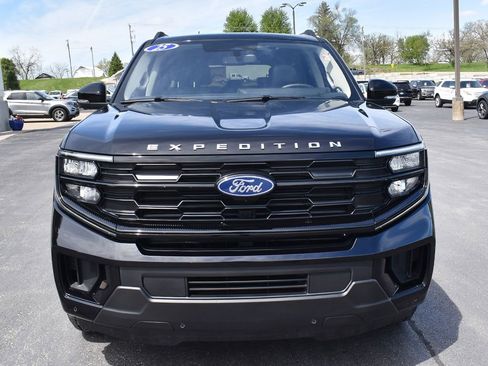 Used 2025 Ford Expedition Max Active AWD/4WD image 32