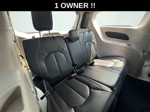 Used 2023 Chrysler Pacifica Touring-L FWD image 24