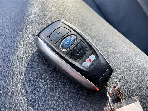 Used 2021 Subaru Outback Limited image 13