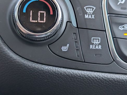 Used 2020 Chevrolet Equinox Premier AWD/4WD image 20