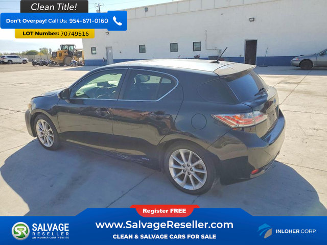 Used 2011 Lexus CT 200h Premium w/ Leather Pkg FWD image 3