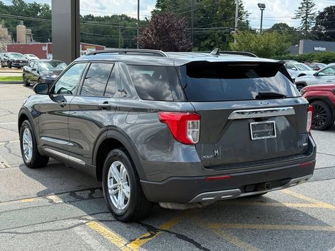 Used 2020 Ford Explorer XLT w/ Equipment Group 202A AWD/4WD image 3