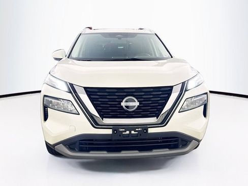 Used 2023 Nissan Rogue SV w/ SV Premium B Package image 2