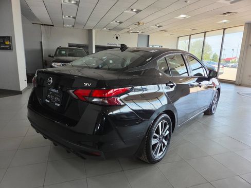Used 2020 Nissan Versa SV FWD image 7