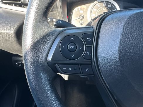 Used 2022 Toyota Corolla LE image 19