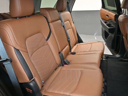 Used 2024 Nissan Pathfinder Platinum w/ Cargo Package image 29