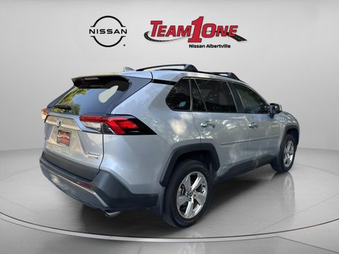 Used 2021 Toyota RAV4 Limited AWD/4WD image 8